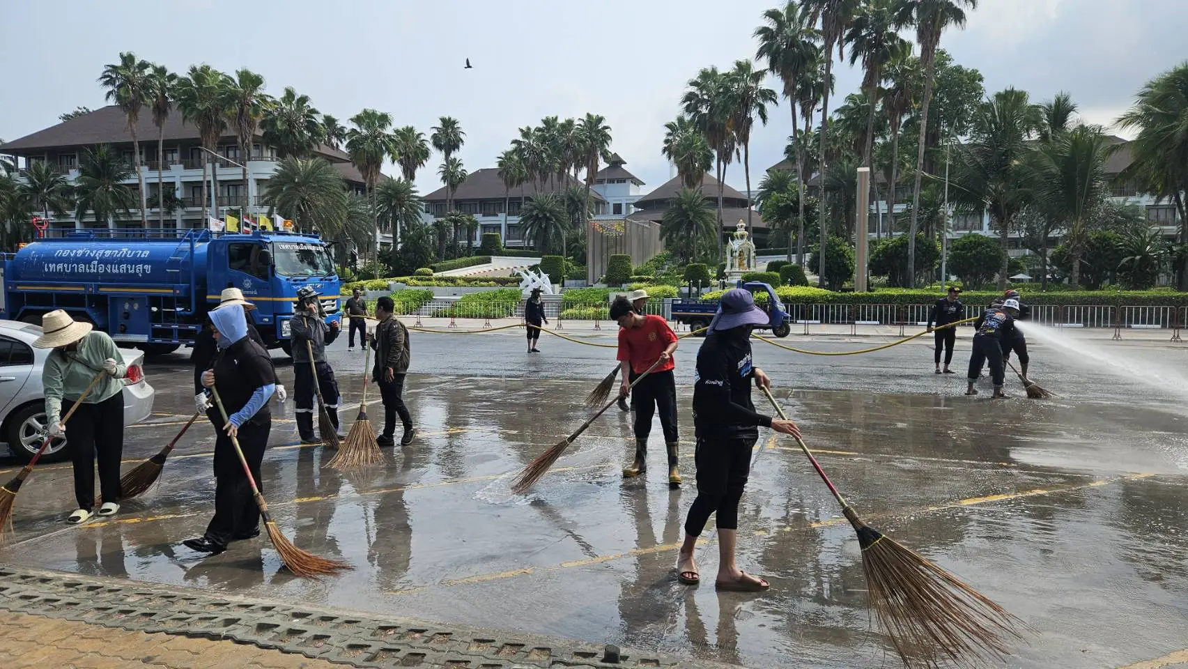 GEM Participates in Big Cleaning Day at Bangsaen Beach