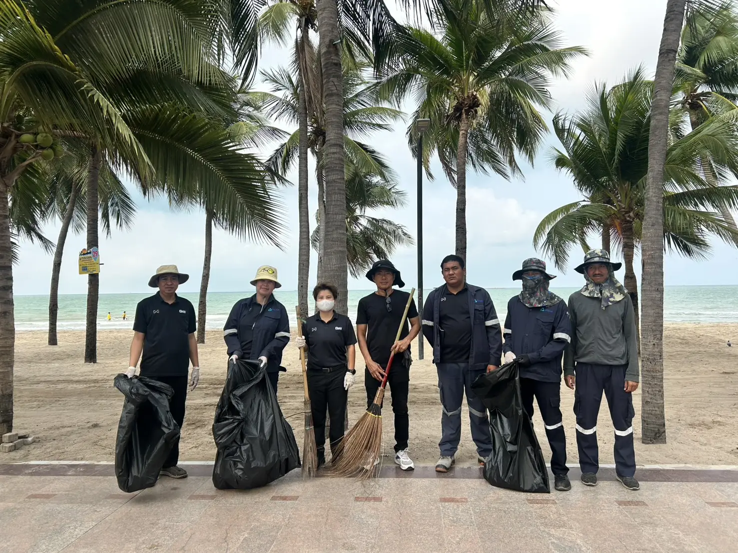GEM Participates in Big Cleaning Day at Bangsaen Beach